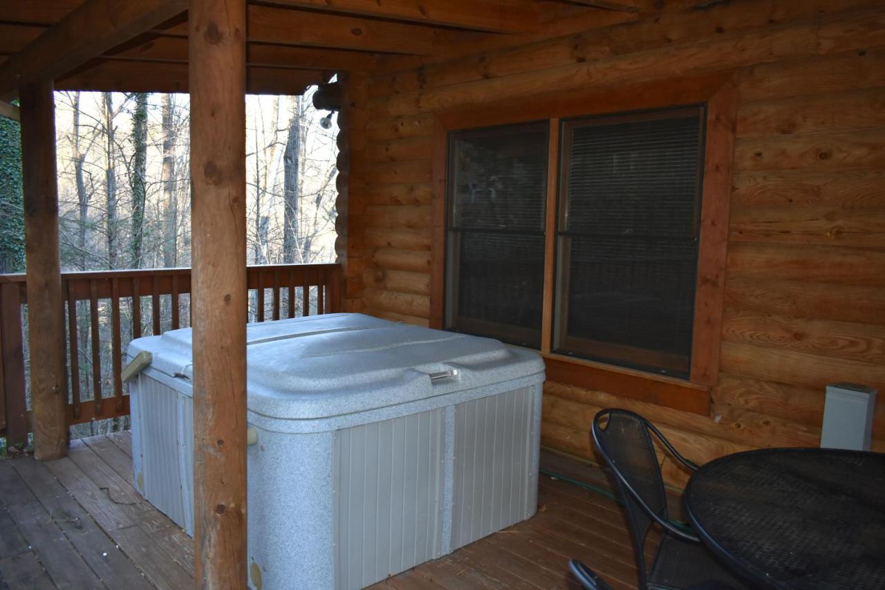 Villa Cabin Fever à Gatlinburg Extérieur photo